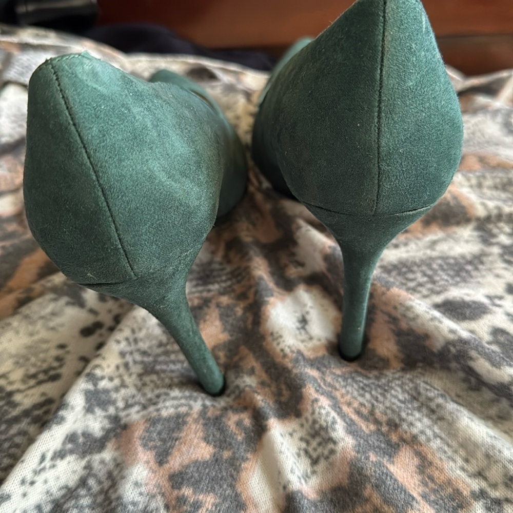 Green pumps